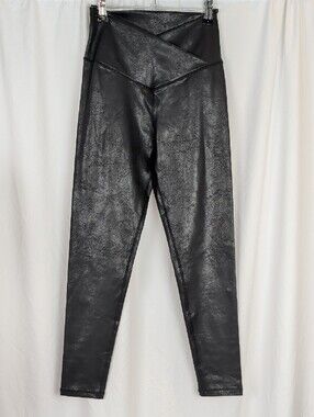 NEW OFFLINE BY AERIE Crossover Crackle Shine Faux Leather Leggings Size M.